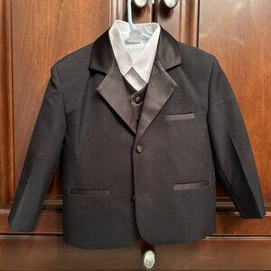 Toddler Boy's Tuxedo - size 3